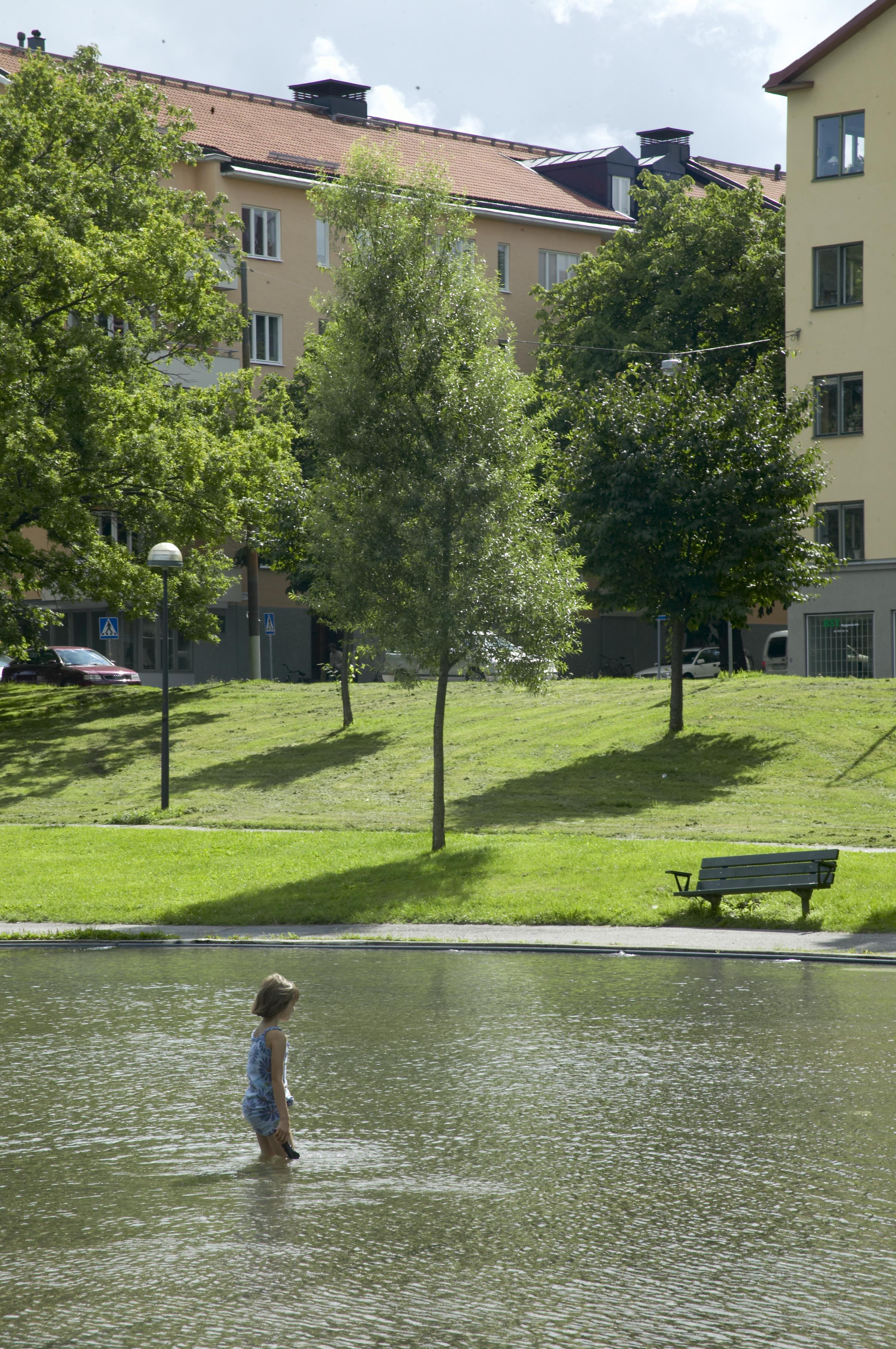 Bengt A Lundberg, Fredhäll